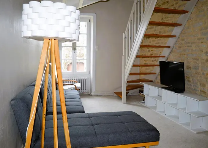 L'auberge Du Lavoir, Maison En Pierres Avec Jardin Cairon