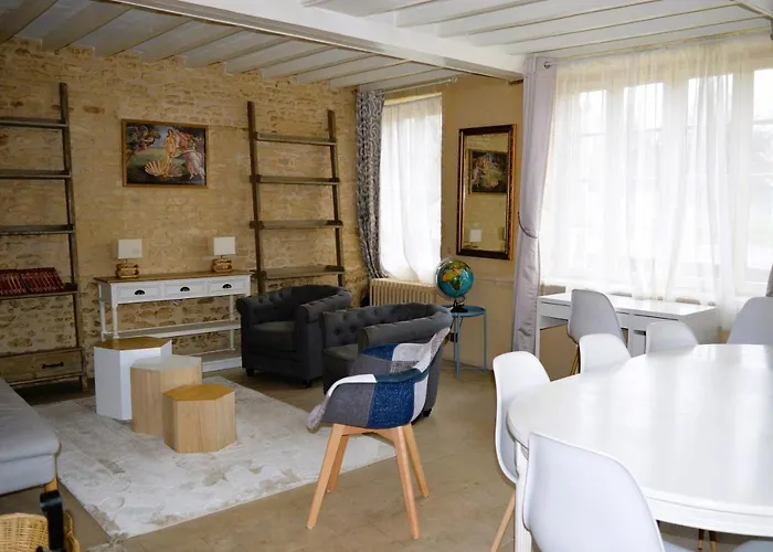 L'auberge Du Lavoir, Maison En Pierres Avec Jardin * Cairon