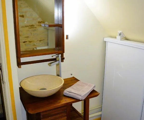 L'auberge Du Lavoir, Maison En Pierres Avec Jardin * Cairon