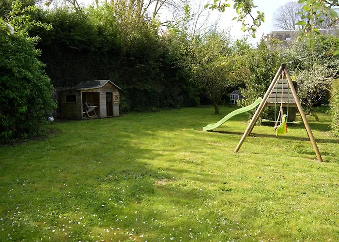 Semesterbostad L'auberge Du Lavoir, Maison En Pierres Avec Jardin Cairon